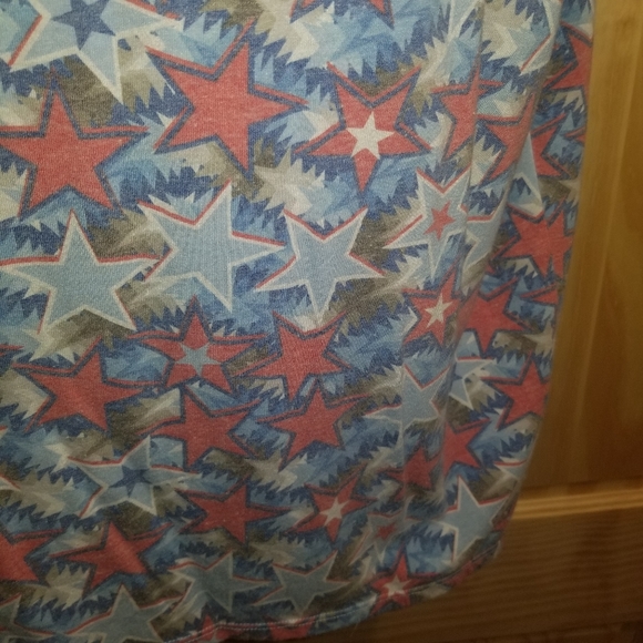 Lularoe Americana Red White Blue Stars 2XL Irma - Picture 2 of 5